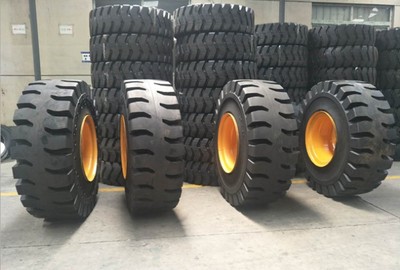 五吨铲车实心轮胎多少钱一个小铲车实心轮胎